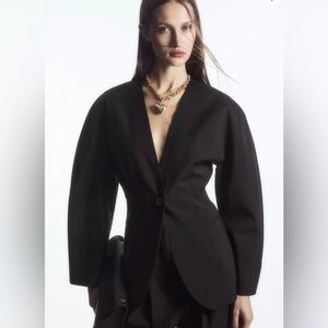 ISO COS SCULPTED COLLARLESS WOOL BLAZER